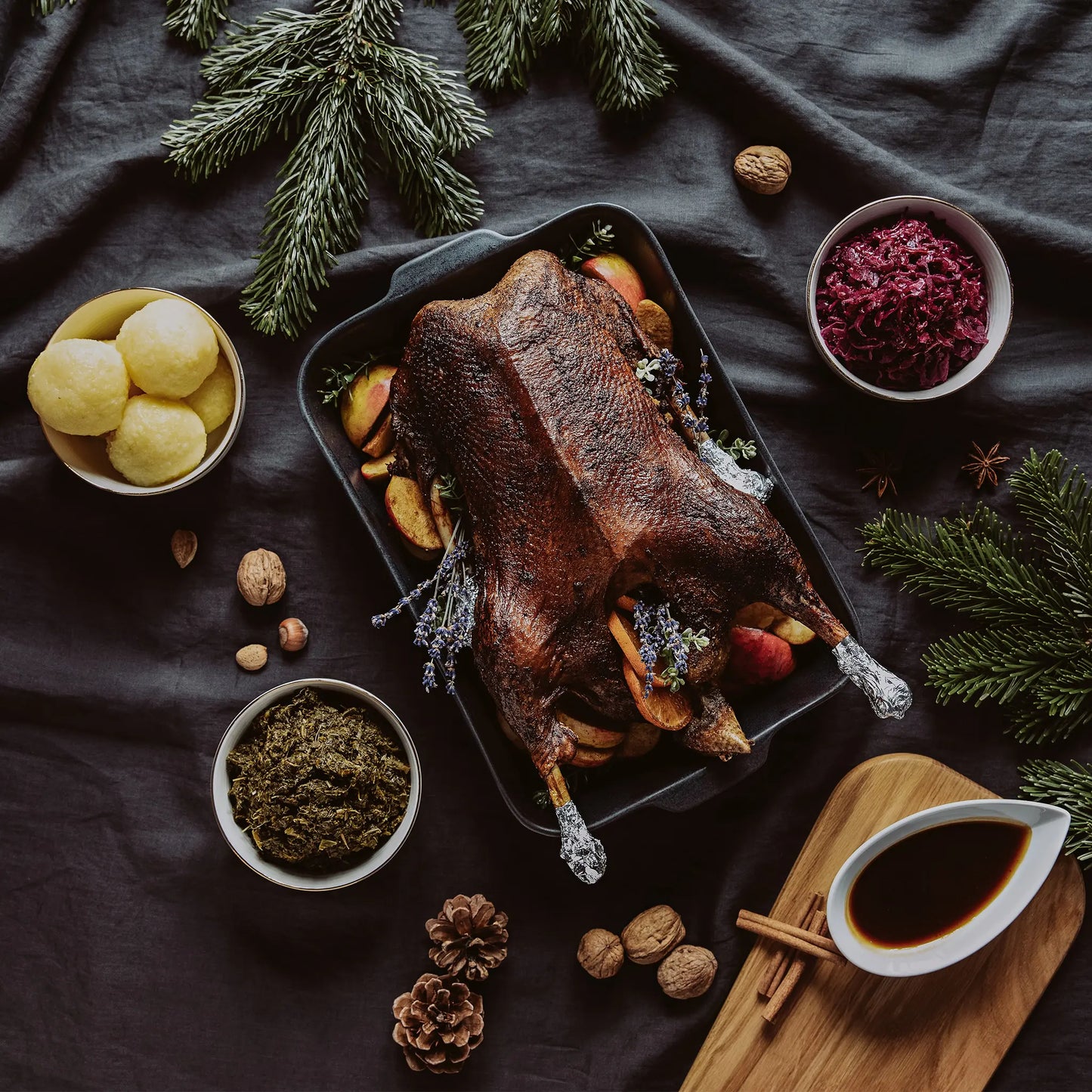 Knuspriger Gänsebraten aus Freilandhaltung von Gans wie bei Oma