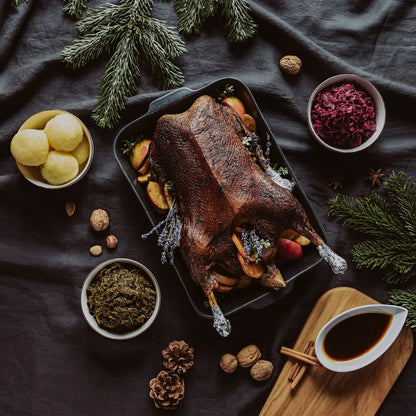 Knuspriger Gänsebraten aus Freilandhaltung von Gans wie bei Oma
